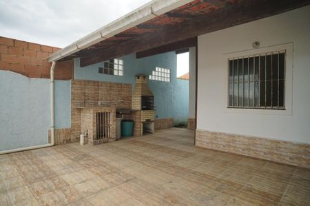 Casa para alugar com 84m², 2 quartos e 3 vagas Casa para alugar com 84m², 2 quartos e 3 vagasÁrea externa