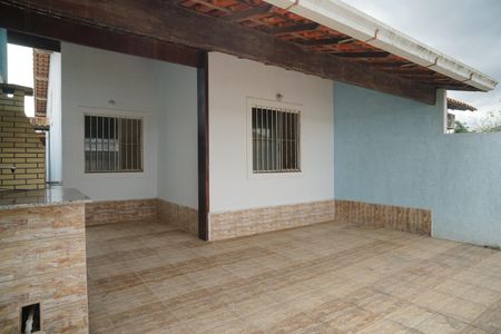 Casa para alugar com 84m², 2 quartos e 3 vagas Casa para alugar com 84m², 2 quartos e 3 vagasÁrea externa