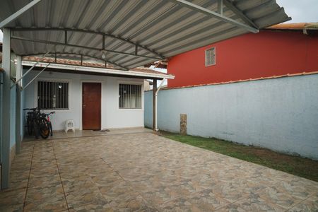 Casa para alugar com 84m², 2 quartos e 3 vagas Casa para alugar com 84m², 2 quartos e 3 vagasÁrea externa
