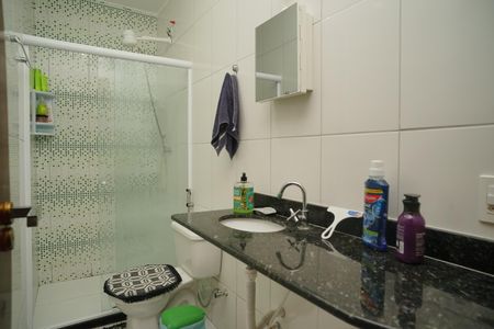 Casa para alugar com 84m², 2 quartos e 3 vagas Casa para alugar com 84m², 2 quartos e 3 vagasBanheiro do Quarto 1