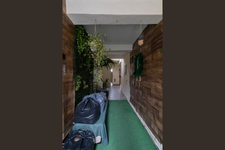 Casa à venda com 100m², 5 quartos e 1 vaga Casa à venda com 100m², 5 quartos e 1 vagaCasa 2 Entrada
