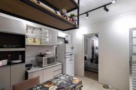 Casa à venda com 100m², 5 quartos e 1 vaga Casa à venda com 100m², 5 quartos e 1 vagaCasa 2 Cozinha