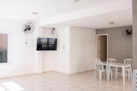 Apartamento para alugar com 47m², 2 quartos e 1 vagaÁrea comum - Salão de festas