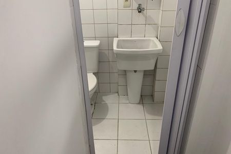 Banheiro de apartamento para alugar com 0 quarto, 36m² em Itararé, Santos