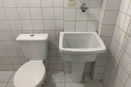 Banheiro de apartamento para alugar com 0 quarto, 36m² em Itararé, Santos