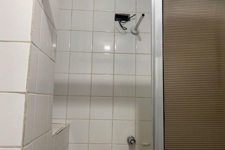 Banheiro de apartamento para alugar com 0 quarto, 36m² em Itararé, Santos