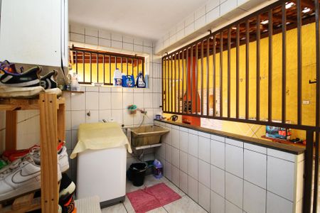 Casa para alugar com 360m², 3 quartos e 6 vagas Casa para alugar com 360m², 3 quartos e 6 vagasLavanderia