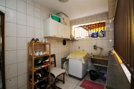 Casa para alugar com 360m², 3 quartos e 6 vagas Casa para alugar com 360m², 3 quartos e 6 vagasLavanderia