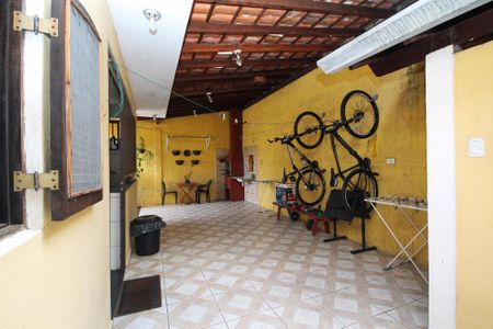 Casa para alugar com 360m², 3 quartos e 6 vagas Casa para alugar com 360m², 3 quartos e 6 vagasQuintal