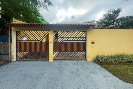Entrada de casa para alugar com 3 quartos, 360m² em Jardim dos Ipes, Cotia
