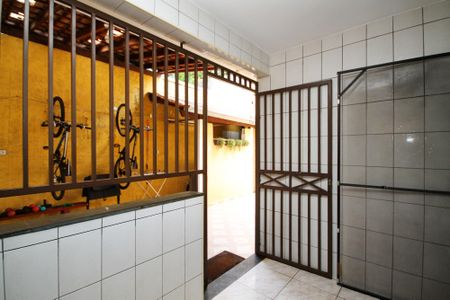 Casa para alugar com 360m², 3 quartos e 6 vagas Casa para alugar com 360m², 3 quartos e 6 vagasLavanderia