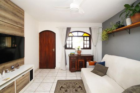 Casa para alugar com 360m², 3 quartos e 6 vagas Casa para alugar com 360m², 3 quartos e 6 vagasSala