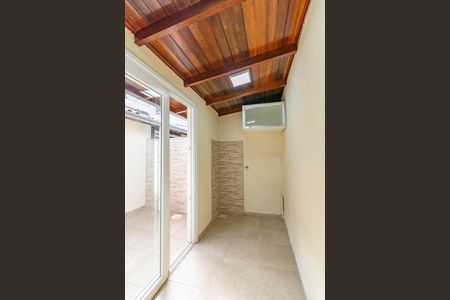 Casa de condomínio à venda com 70m², 2 quartos e 1 vaga