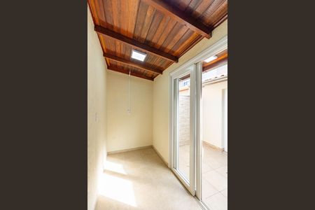 Casa de condomínio à venda com 70m², 2 quartos e 1 vaga