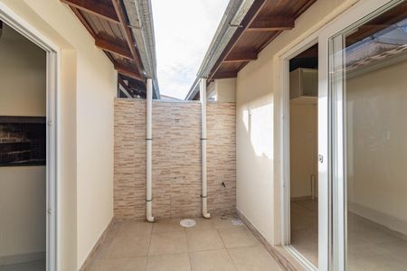 Casa de condomínio à venda com 70m², 2 quartos e 1 vaga
