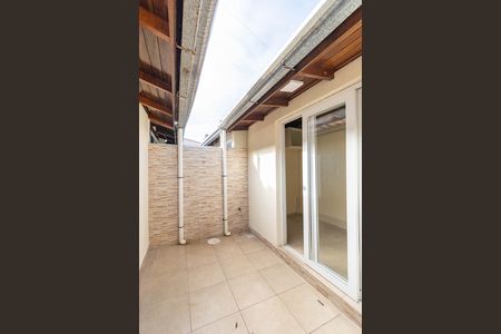 Casa de condomínio à venda com 70m², 2 quartos e 1 vaga