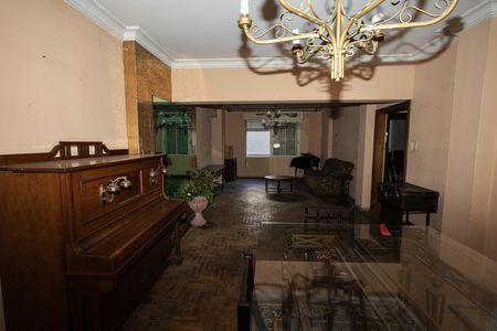 Apartamento à venda com 350m², 6 quartos e 1 vaga Apartamento à venda com 350m², 6 quartos e 1 vagaSala