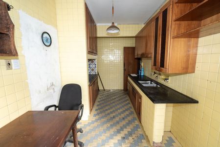 Apartamento à venda com 350m², 6 quartos e 1 vaga Apartamento à venda com 350m², 6 quartos e 1 vagaCozinha
