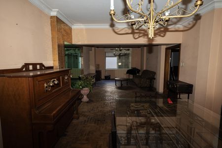 Apartamento à venda com 350m², 6 quartos e 1 vaga Apartamento à venda com 350m², 6 quartos e 1 vagaSala