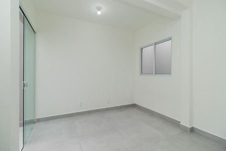 Casa para alugar com 60m², 2 quartos e sem vaga Casa para alugar com 60m², 2 quartos e sem vagaSala