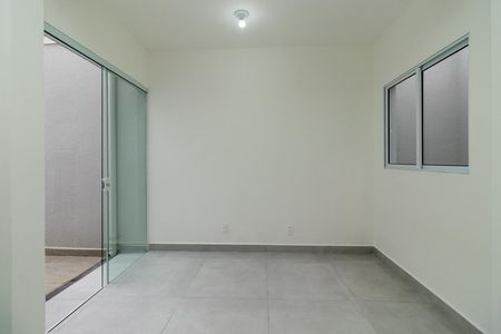 Sala de casa para alugar com 2 quartos, 60m² em Vila Nova, São Paulo