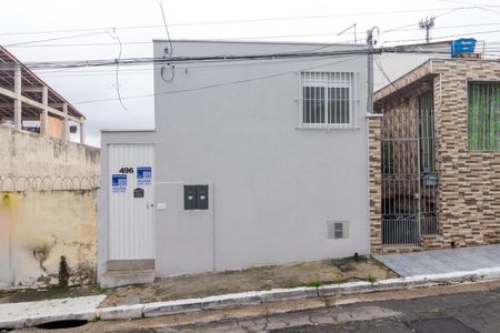Casa para alugar com 60m², 2 quartos e sem vaga Casa para alugar com 60m², 2 quartos e sem vagaFachada