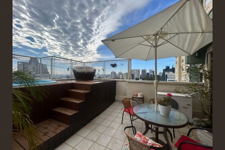 Apartamento à venda com 240m², 3 quartos e 2 vagasÁrea externa