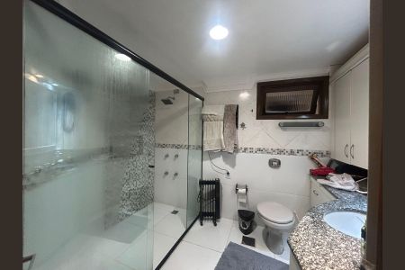 Apartamento à venda com 240m², 3 quartos e 2 vagasBanheiro