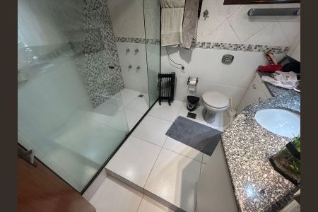 Apartamento à venda com 240m², 3 quartos e 2 vagasBanheiro