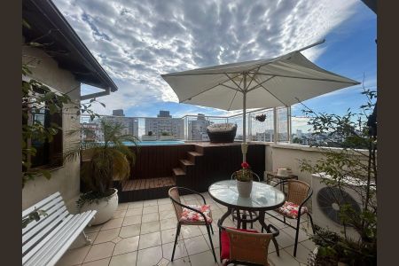 Apartamento à venda com 240m², 3 quartos e 2 vagasÁrea externa