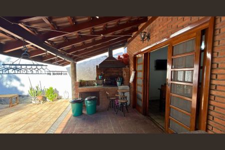 Casa à venda com 345m², 3 quartos e sem vaga
