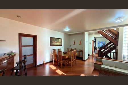 Casa à venda com 3 quartos, 345m² em Alphaville, Santana de Parnaíba