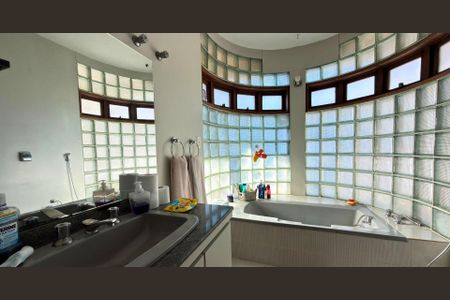 Casa à venda com 345m², 3 quartos e sem vaga