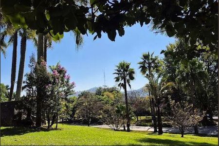 Casa à venda com 345m², 3 quartos e sem vaga