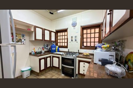 Casa à venda com 345m², 3 quartos e sem vaga