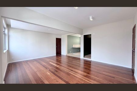 Apartamento à venda com 100m², 2 quartos e 1 vaga