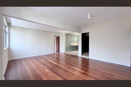Apartamento à venda com 100m², 2 quartos e 1 vaga