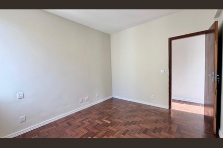 Apartamento à venda com 100m², 2 quartos e 1 vaga