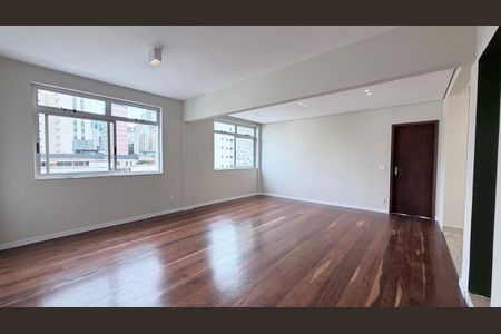 Apartamento à venda com 100m², 2 quartos e 1 vaga