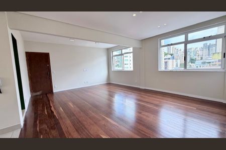Apartamento à venda com 100m², 2 quartos e 1 vaga