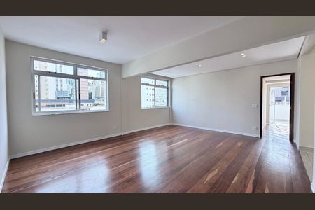 Apartamento à venda com 100m², 2 quartos e 1 vaga