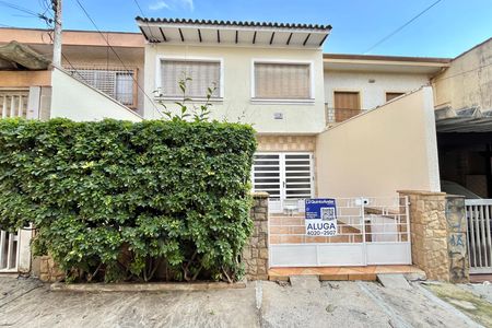Casa para alugar com 152m², 3 quartos e 2 vagas Casa para alugar com 152m², 3 quartos e 2 vagasFachada