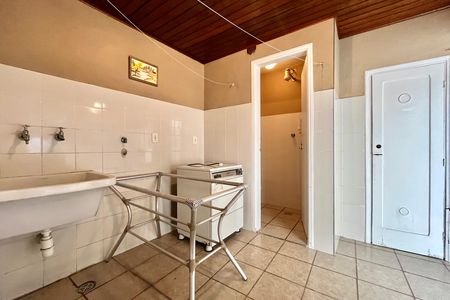 Casa para alugar com 152m², 3 quartos e 2 vagas Casa para alugar com 152m², 3 quartos e 2 vagasÁrea de Serviço