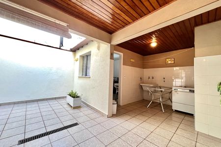 Casa para alugar com 152m², 3 quartos e 2 vagas Casa para alugar com 152m², 3 quartos e 2 vagasQuintal