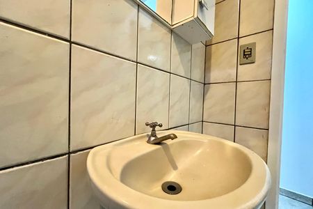 Casa para alugar com 80m², 2 quartos e sem vaga Casa para alugar com 80m², 2 quartos e sem vagaBanheiro