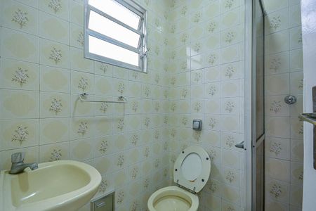 Casa para alugar com 120m², 3 quartos e 1 vaga Casa para alugar com 120m², 3 quartos e 1 vagaBanheiro 2