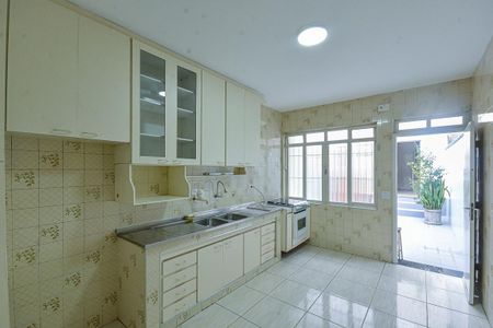 Casa para alugar com 120m², 3 quartos e 1 vaga Casa para alugar com 120m², 3 quartos e 1 vagaCozinha