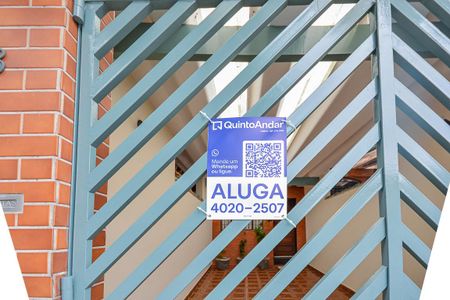 Casa para alugar com 120m², 3 quartos e 1 vaga Casa para alugar com 120m², 3 quartos e 1 vagaFachada