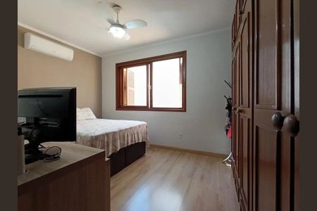 Quarto 1 de apartamento para alugar com 2 quartos, 79m² em Jardim Itu, Porto Alegre