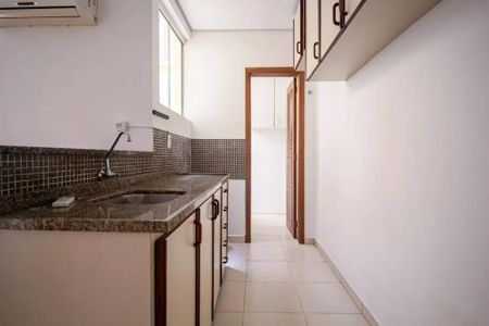 Cozinha de apartamento para alugar com 1 quarto, 45m² em Independência, Porto Alegre